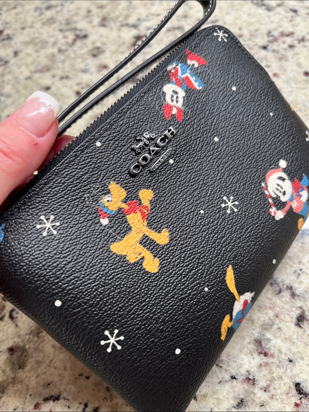 Coach x Disney Collaboration Holiday Print Corner Zip Wristlet NWOT - Picture 4 of 9